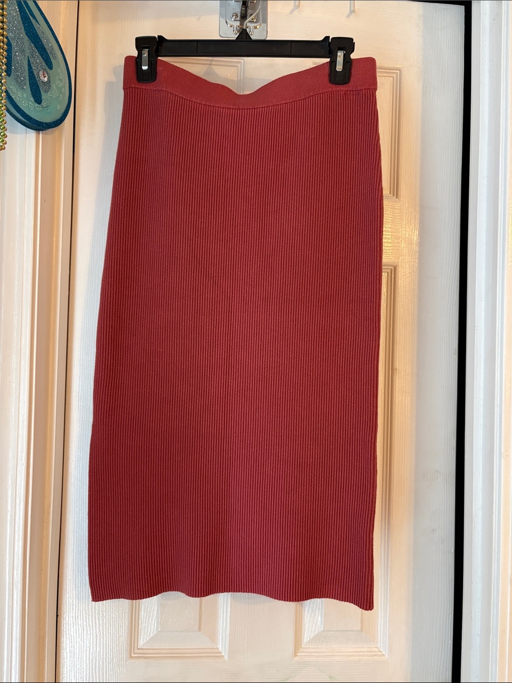 Old Navy column skirt size medium petite in mineral rouge.